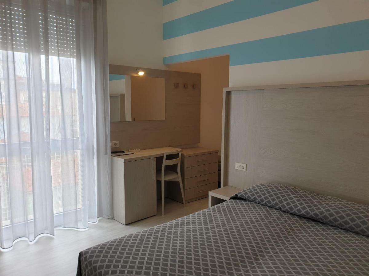 Hotel Admiral Bellaria-Igea Marina Exterior foto